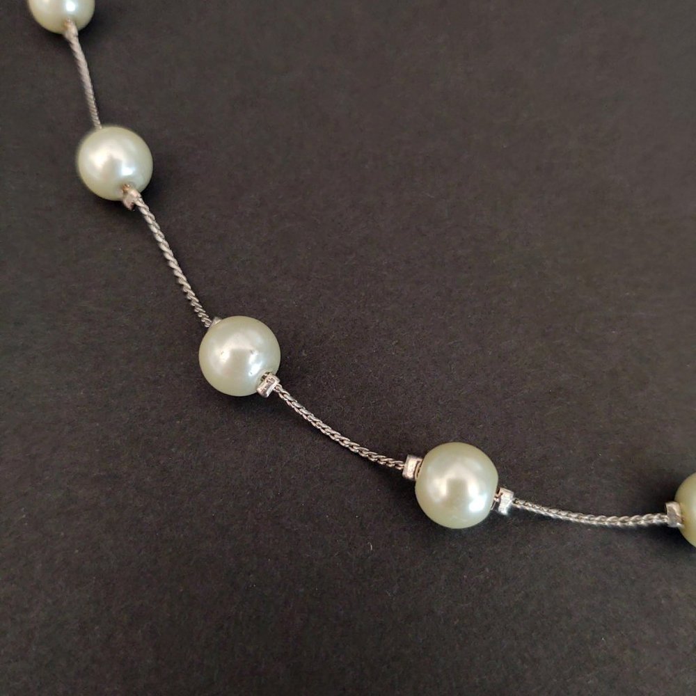 Faux pearl station necklace - Picture 7 of 11